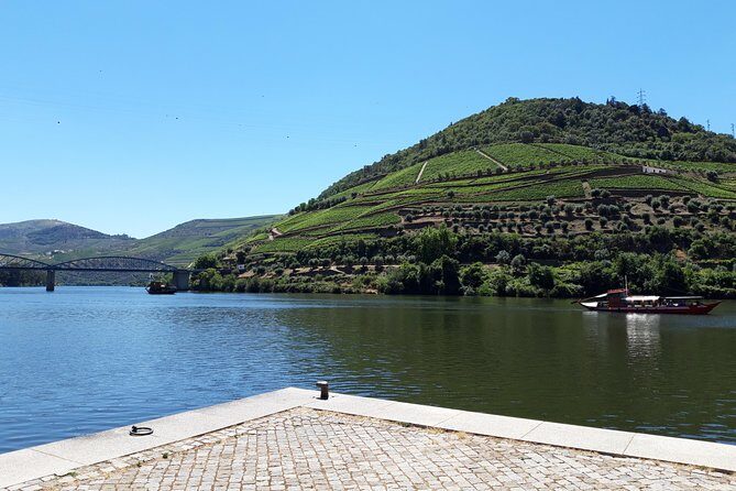 Porto to/from Douro Valley (1-8 pax) Private Transfer in Mercedes - The Drive Time: How to Plan Your Day Around ~2 Hours