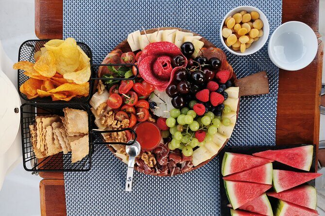Porto: Wine and cheese tasting on a sailboat on the Douro River - Crew, Comfort, and On-Board Extras (Music, Photos, Blankets)