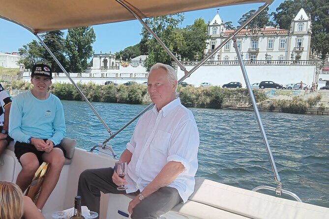 Porto:Douro River boat tour under the 6 bridges - The Route Experience: Cruising Toward and Under Porto’s Six Bridges
