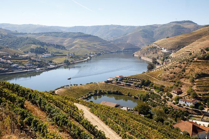 Private Douro 4x4 Adventure from Porto with Deluxe Pic nic - The 8:00am pickup and the first scenic hit near Miradouro de São Leonardo