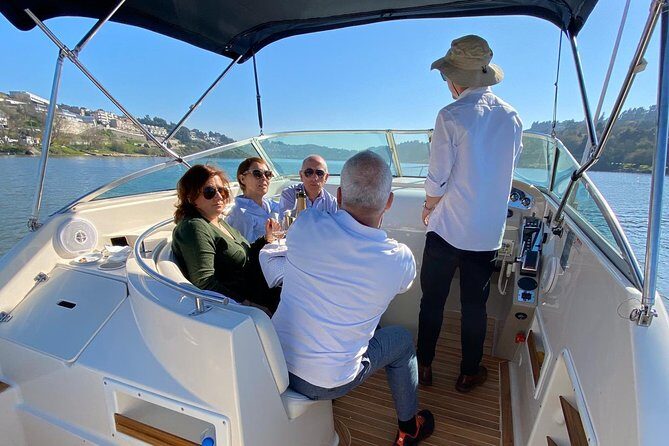 Private tasting in the Douro (1 to 7 people) on a yacht for yourself - The Picture Stop and the Gaia Cellars Pause