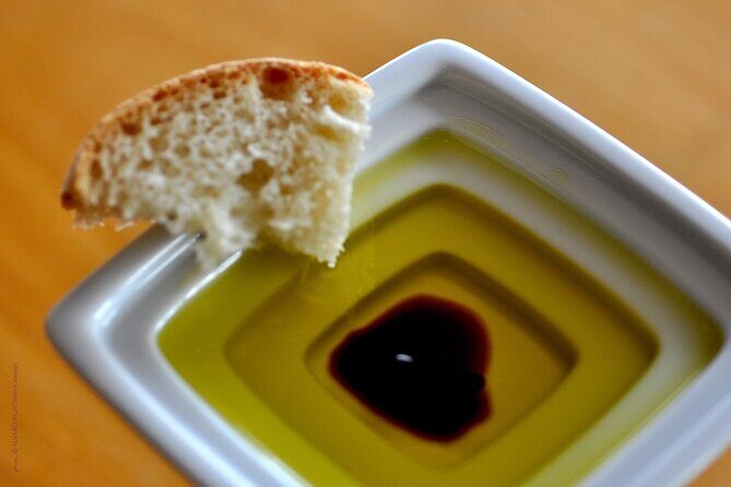 Private Tour from Porto : Douro Valley and Green Wines - How the Green Wine Tasting Works (and Why the Snacks Matter)