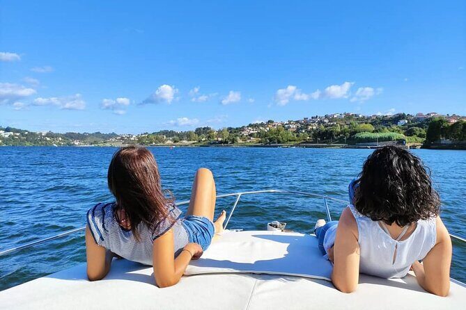 Private Tour of the Bridges and Douro River 2h, group price up to 6px - The 2-Hour Route: From the Douro Mouth Toward Palácio do Freixo