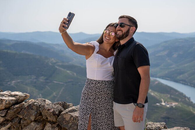 Small Group Douro Valley Wine Tour with Lunch and Cruise - Small group comfort: why 8 people feels like the sweet spot