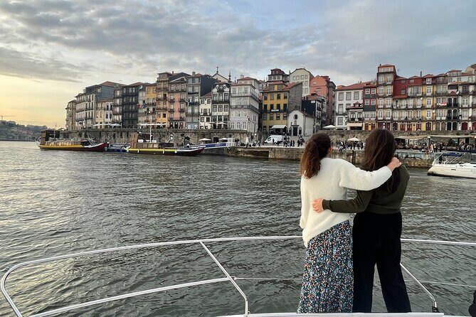 Yacht Cruise Excursion to 6 Bridges on the Douro - What the best reviews get right: conversation, wine, and music