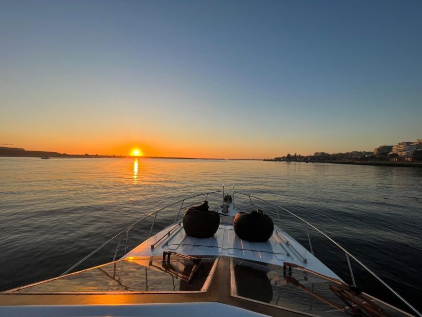 Yacht Douro Tour - Cantareira and Foz do Douro: heading toward the sea